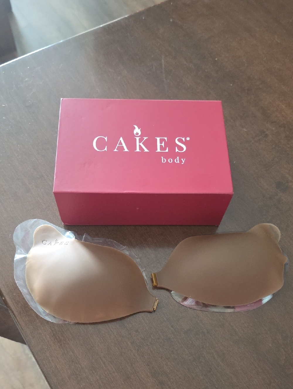 CAKES Body Clevage Bra-  Adhesive Strapless Silicone Nipple Cover Bra - Cocoa